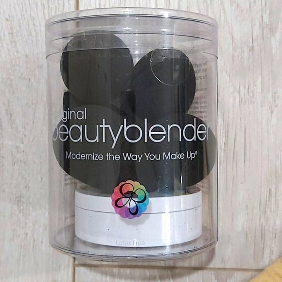 Brand New Beauty Blender Sponge - Picture 2 of 3